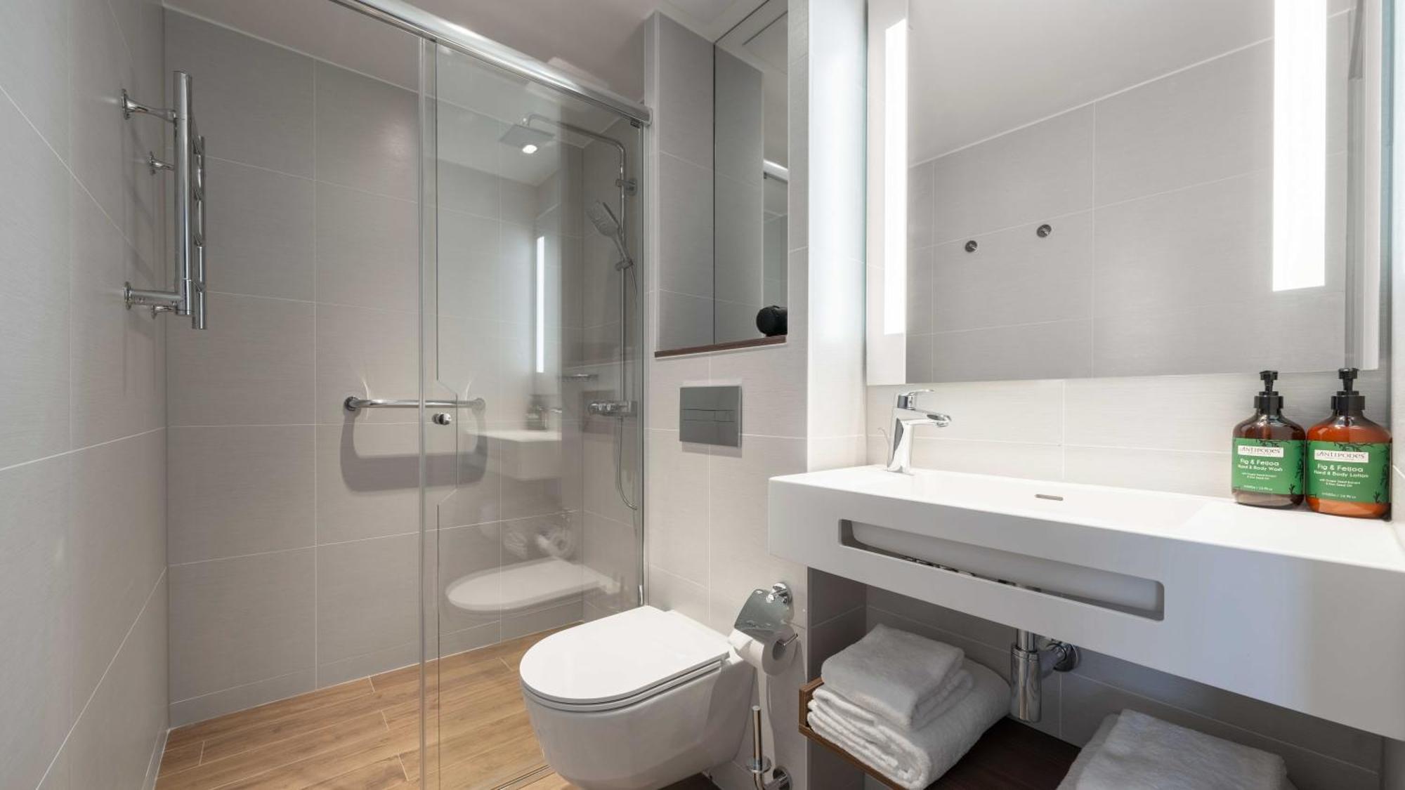 Voco Stockholm - Kista By Ihg Hotel Bagian luar foto